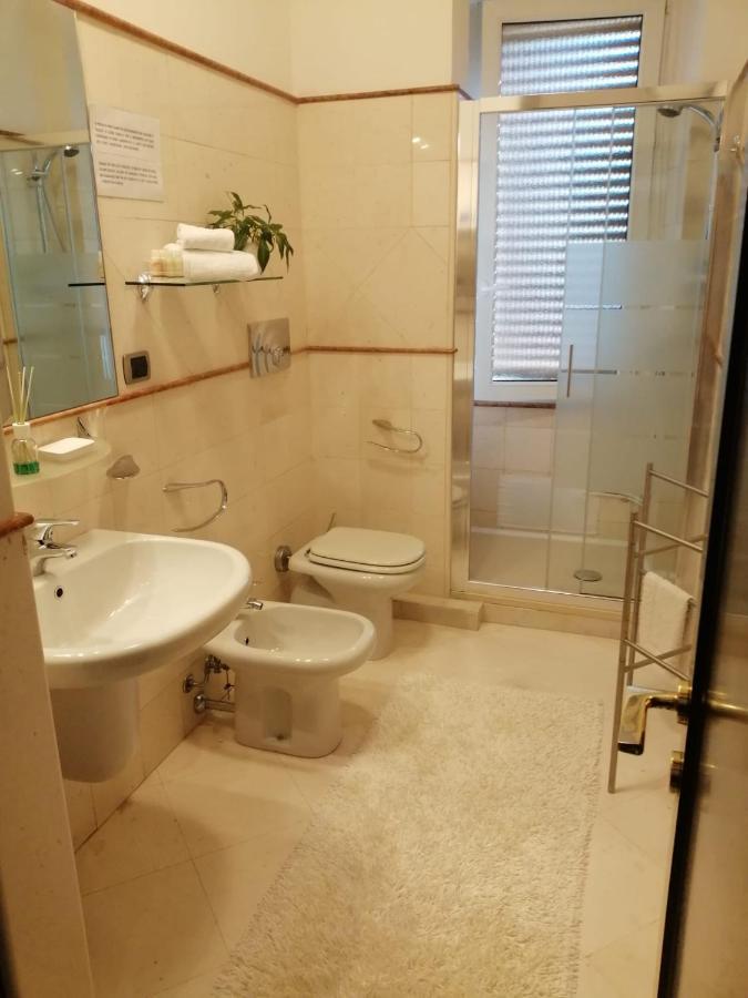 Guest Room Via Dei Passeri กาญารี ภายนอก รูปภาพ