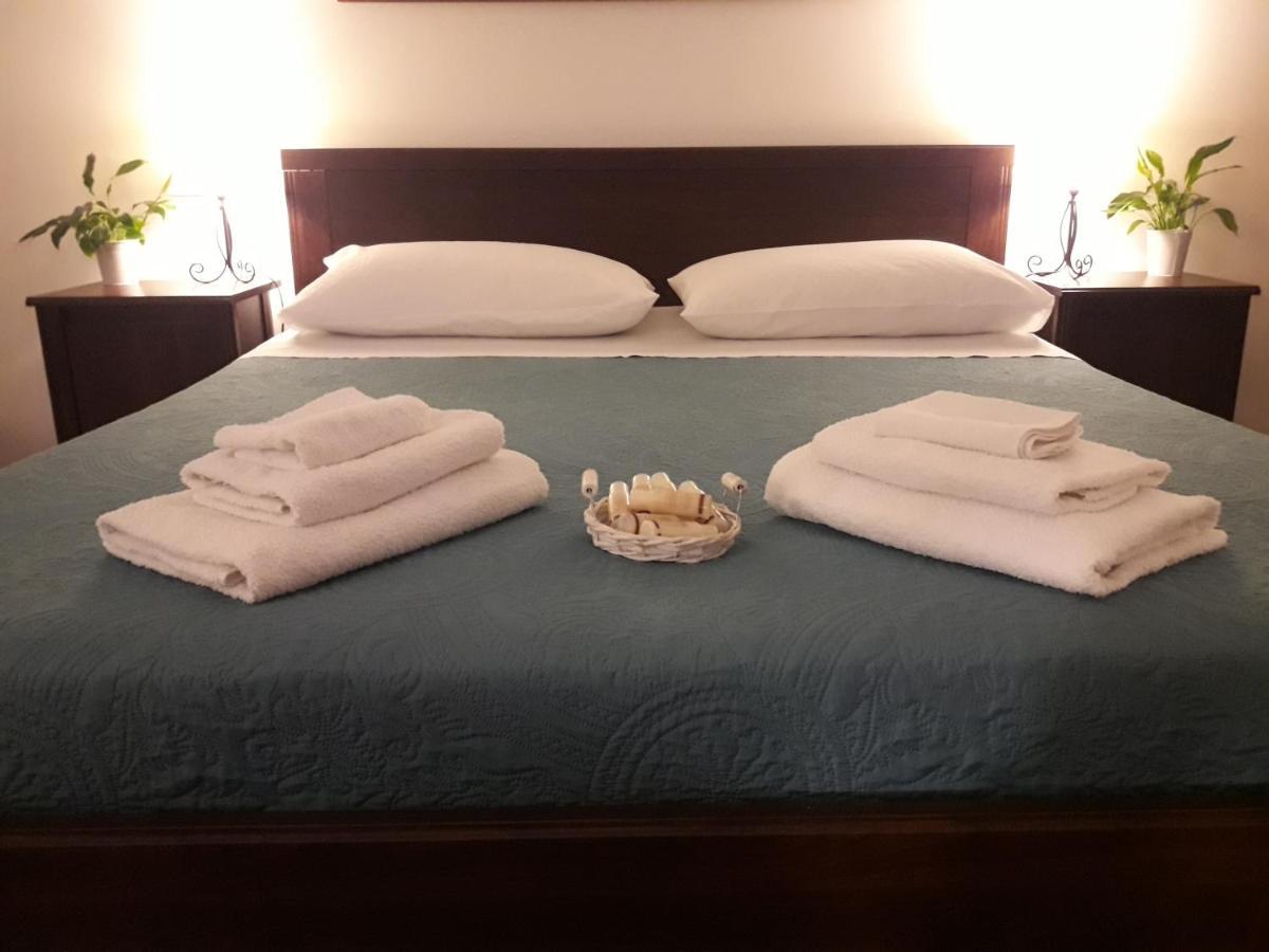 Guest Room Via Dei Passeri กาญารี ภายนอก รูปภาพ