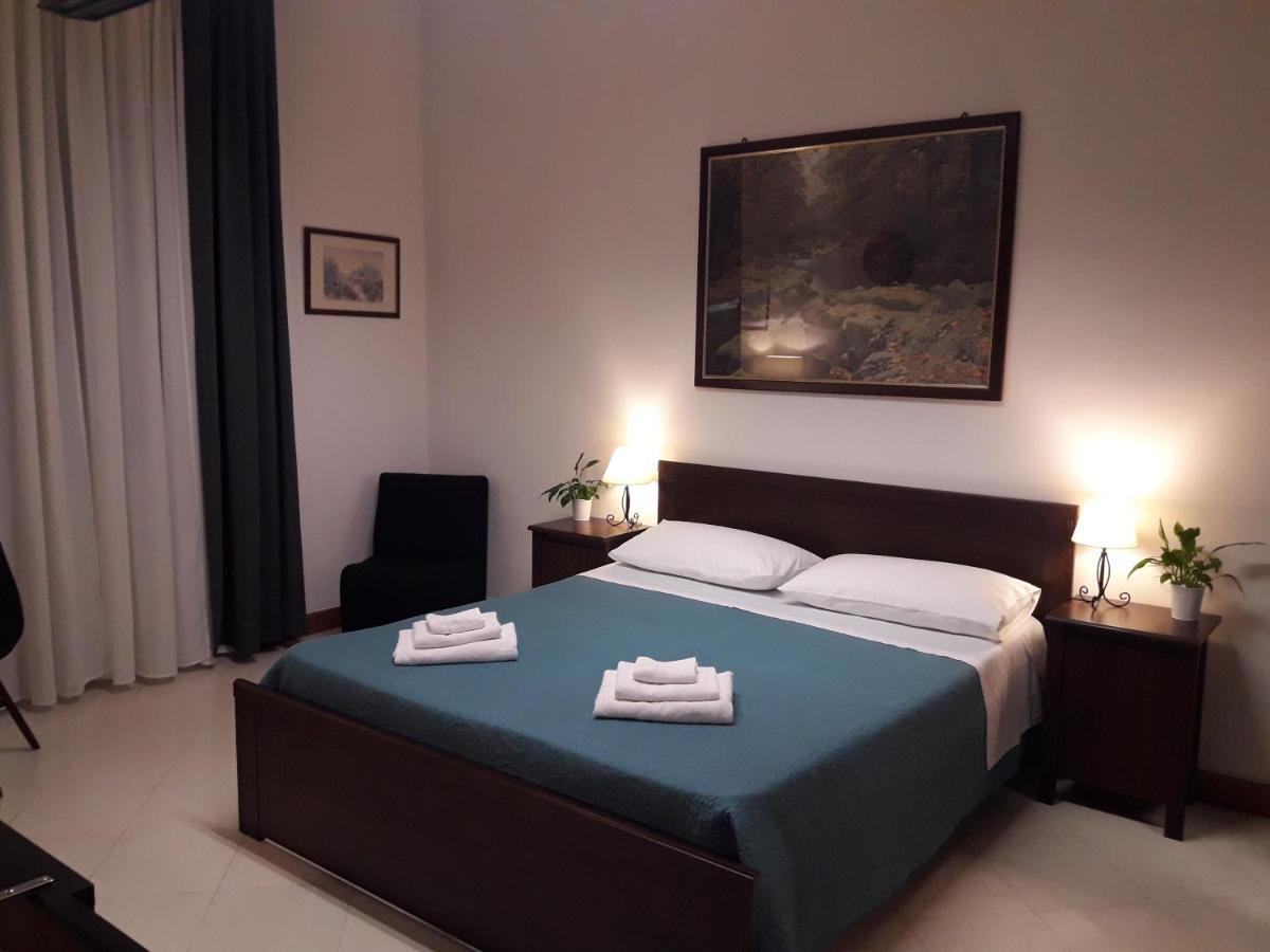 Guest Room Via Dei Passeri กาญารี ภายนอก รูปภาพ