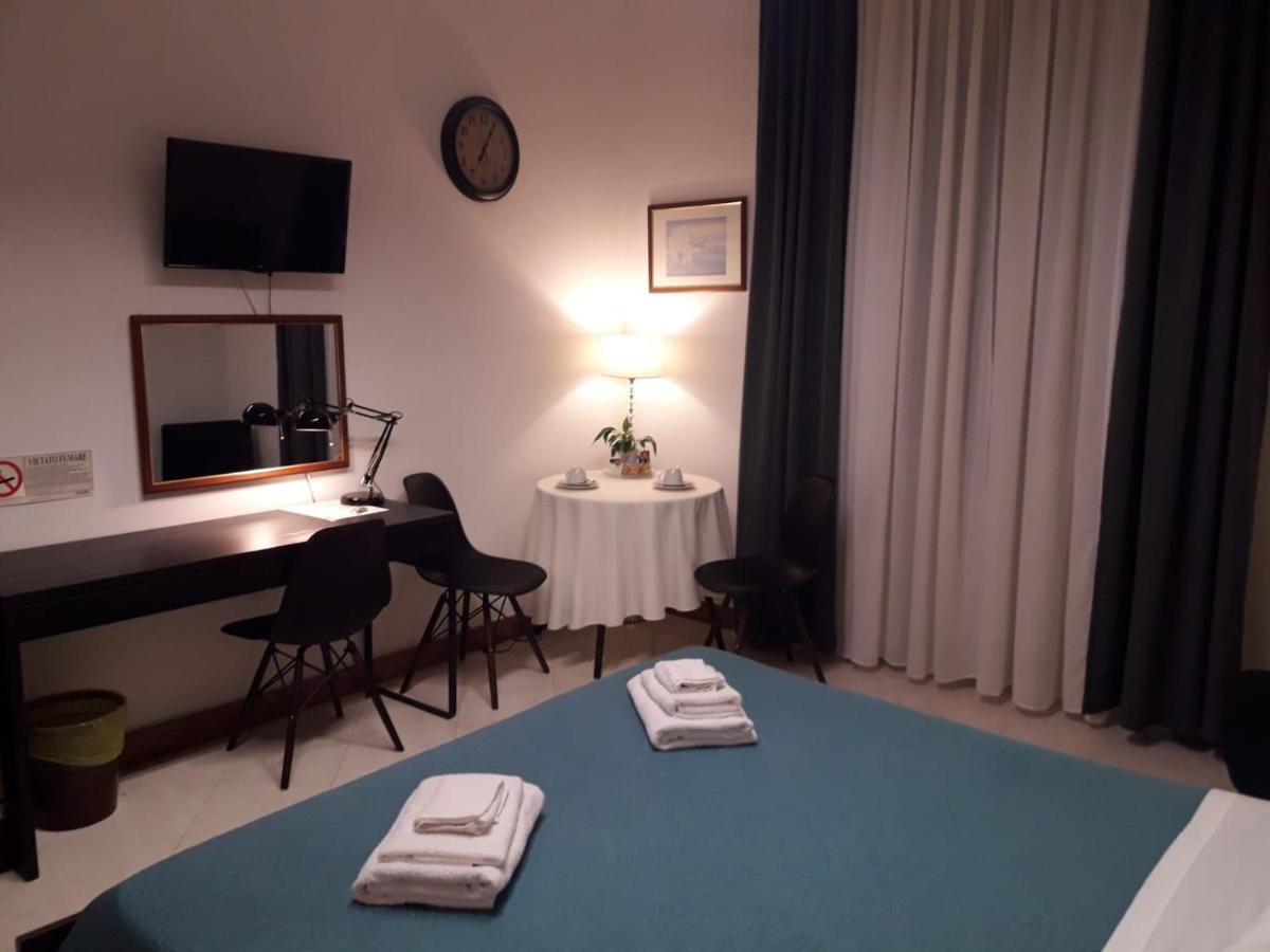 Guest Room Via Dei Passeri กาญารี ภายนอก รูปภาพ